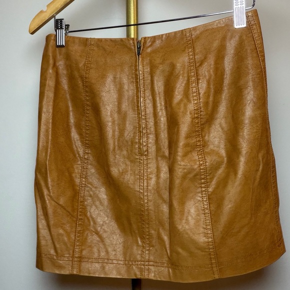 Free People Vegan Leather Mini Skirt Caramel Brown Paneled Size 6 - Picture 4 of 9